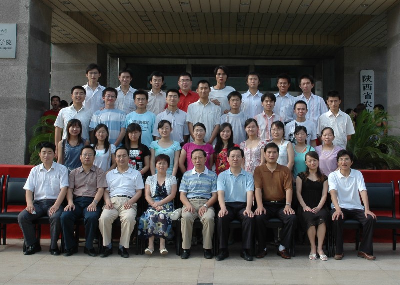 2007届bwin必赢唯一官方网站农林经济管理专业毕业生合影.jpg