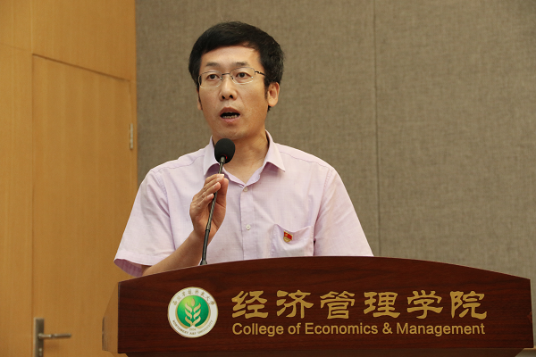 4bwin必赢唯一官方网站党委副书记宣读表彰决定.png